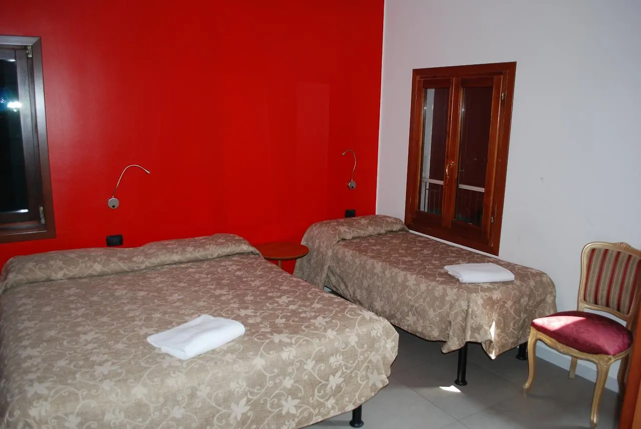 Hotel San Geremia Venice 2*,